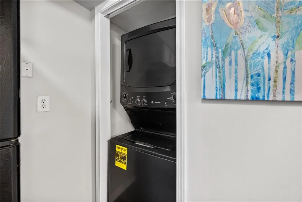 6940 Roswell Road Unit 5e, Atlanta, Georgia 30328, 2 Bedrooms Bedrooms, ,1 BathroomBathrooms,Residential,Sold,6940 Roswell Road Unit 5e,7061004