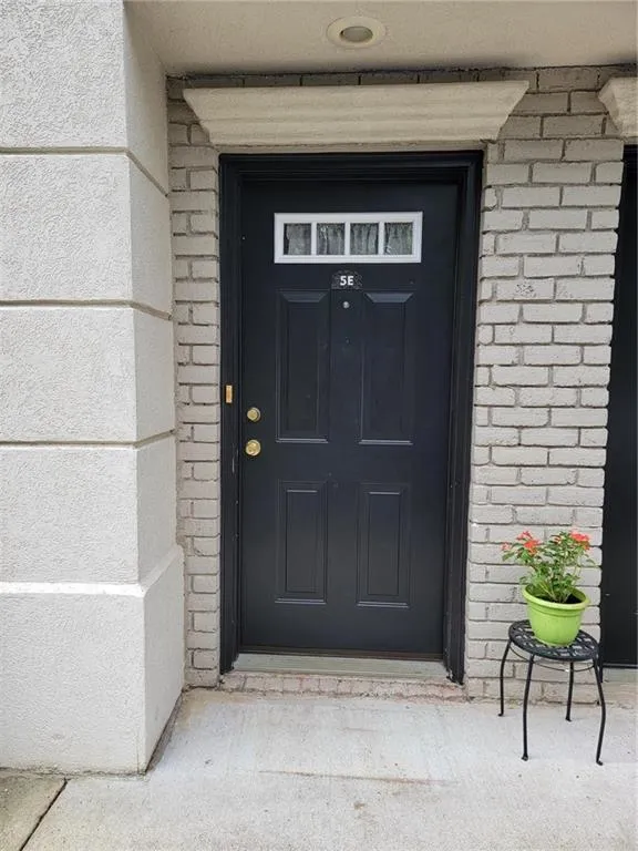 6940 Roswell Road Unit 5e, Atlanta, Georgia 30328, 2 Bedrooms Bedrooms, ,1 BathroomBathrooms,Residential,Sold,6940 Roswell Road Unit 5e,7061004