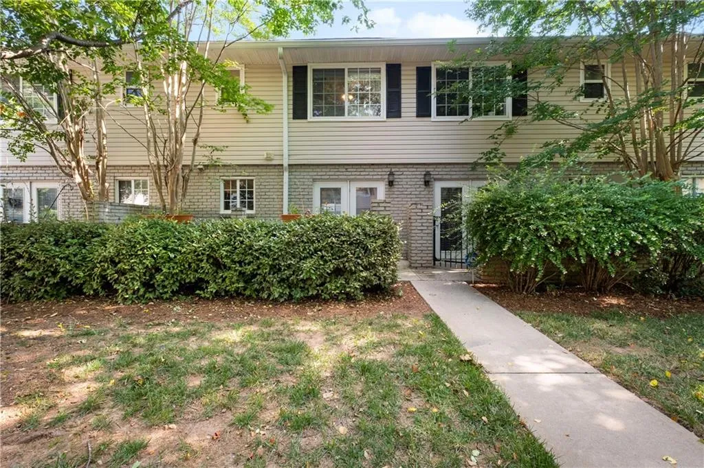 6940 Roswell Road Unit 5e, Atlanta, Georgia 30328, 2 Bedrooms Bedrooms, ,1 BathroomBathrooms,Residential,Sold,6940 Roswell Road Unit 5e,7061004