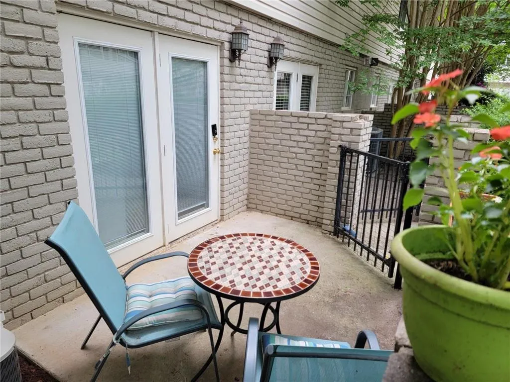 6940 Roswell Road Unit 5e, Atlanta, Georgia 30328, 2 Bedrooms Bedrooms, ,1 BathroomBathrooms,Residential,Sold,6940 Roswell Road Unit 5e,7061004