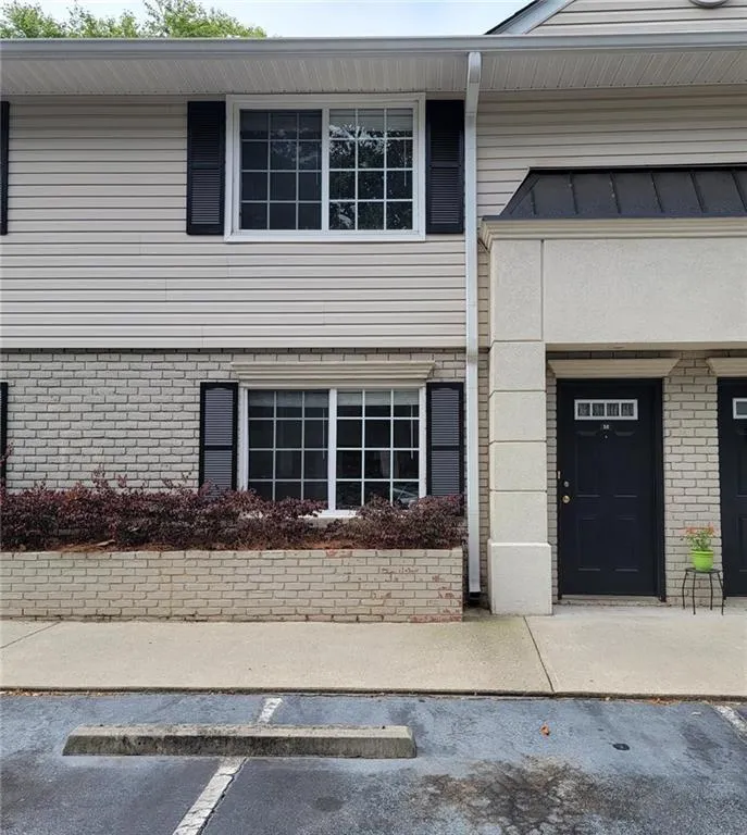 6940 Roswell Road Unit 5e, Atlanta, Georgia 30328, 2 Bedrooms Bedrooms, ,1 BathroomBathrooms,Residential,Sold,6940 Roswell Road Unit 5e,7061004