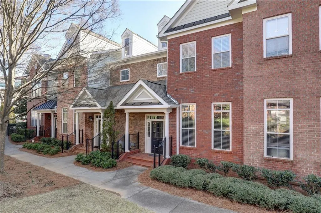 5408 Glenridge Cove, Sandy Springs, Georgia 30342, 3 Bedrooms Bedrooms, ,2 BathroomsBathrooms,Residential,Sold,5408 Glenridge Cove,6725061