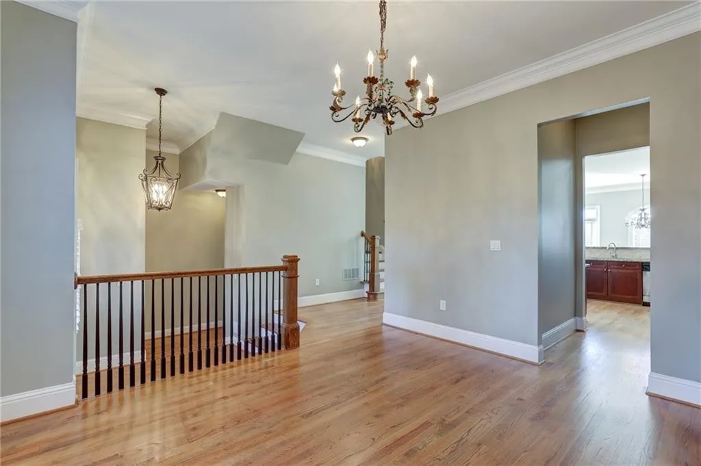 5408 Glenridge Cove, Sandy Springs, Georgia 30342, 3 Bedrooms Bedrooms, ,2 BathroomsBathrooms,Residential,Sold,5408 Glenridge Cove,6725061