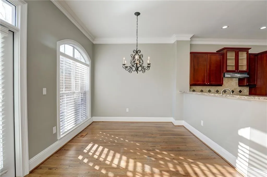 5408 Glenridge Cove, Sandy Springs, Georgia 30342, 3 Bedrooms Bedrooms, ,2 BathroomsBathrooms,Residential,Sold,5408 Glenridge Cove,6725061