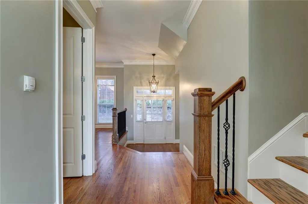 5408 Glenridge Cove, Sandy Springs, Georgia 30342, 3 Bedrooms Bedrooms, ,2 BathroomsBathrooms,Residential,Sold,5408 Glenridge Cove,6725061