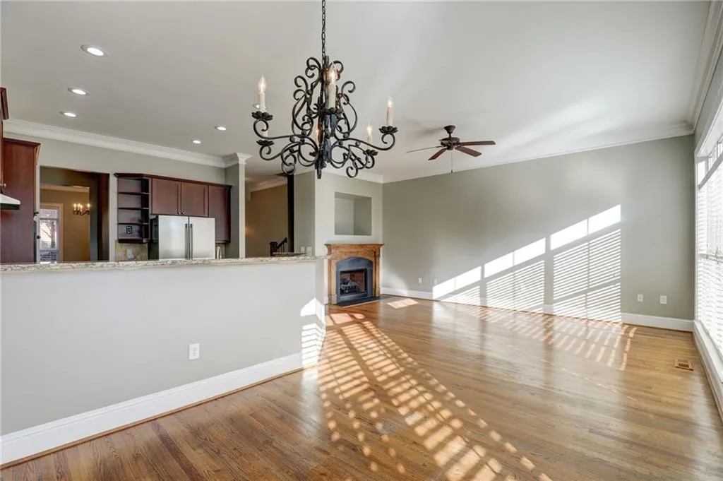 5408 Glenridge Cove, Sandy Springs, Georgia 30342, 3 Bedrooms Bedrooms, ,2 BathroomsBathrooms,Residential,Sold,5408 Glenridge Cove,6725061