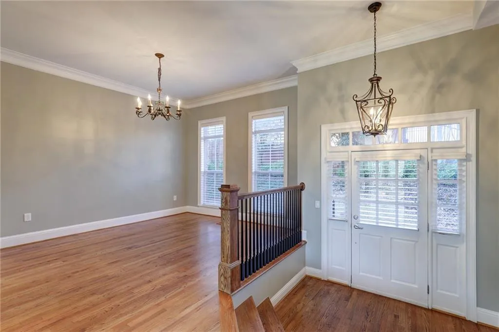 5408 Glenridge Cove, Sandy Springs, Georgia 30342, 3 Bedrooms Bedrooms, ,2 BathroomsBathrooms,Residential,Sold,5408 Glenridge Cove,6725061