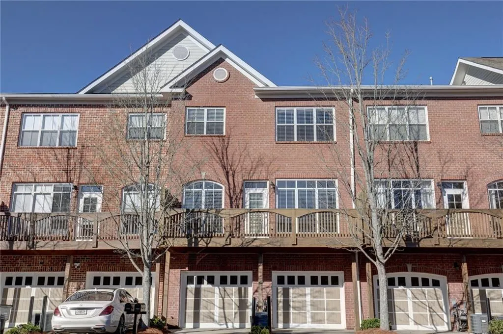 5408 Glenridge Cove, Sandy Springs, Georgia 30342, 3 Bedrooms Bedrooms, ,2 BathroomsBathrooms,Residential,Sold,5408 Glenridge Cove,6725061