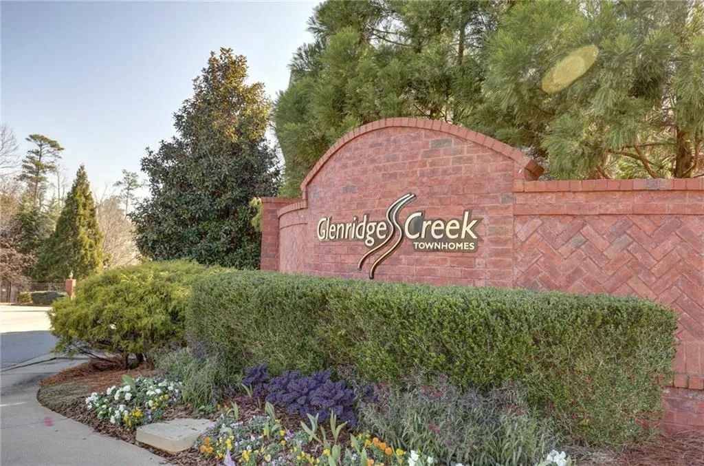 5408 Glenridge Cove, Sandy Springs, Georgia 30342, 3 Bedrooms Bedrooms, ,2 BathroomsBathrooms,Residential,Sold,5408 Glenridge Cove,6725061