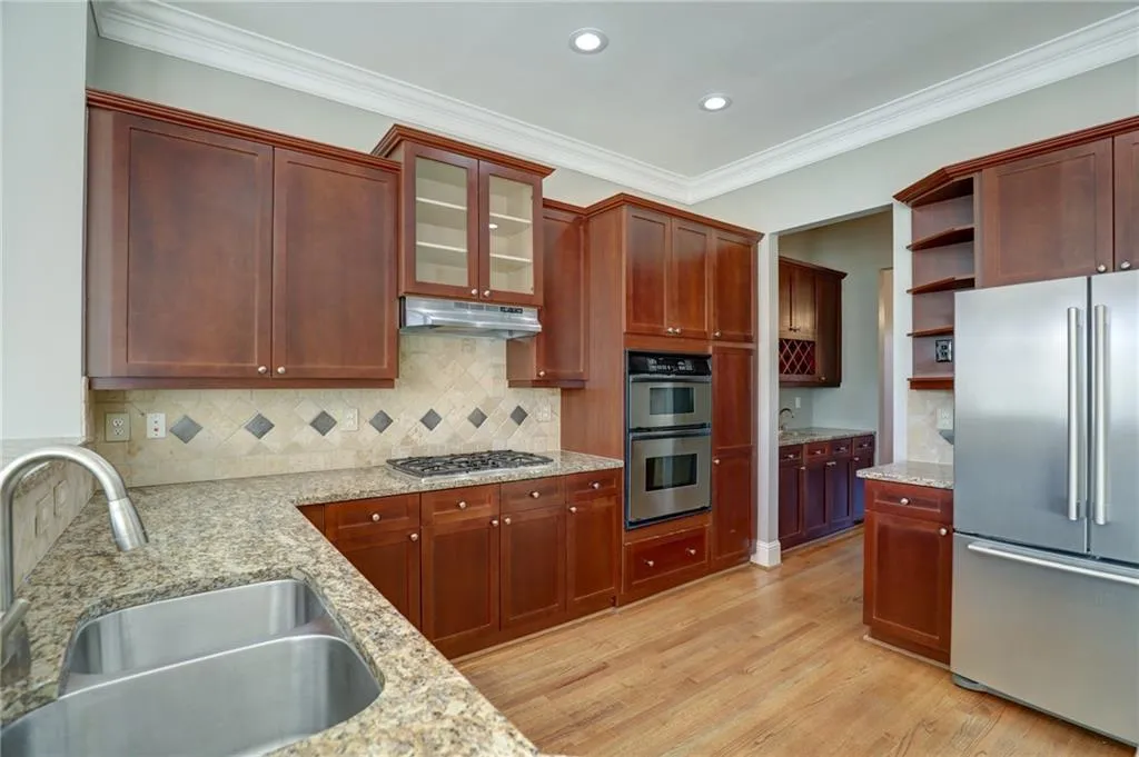 5408 Glenridge Cove, Sandy Springs, Georgia 30342, 3 Bedrooms Bedrooms, ,2 BathroomsBathrooms,Residential,Sold,5408 Glenridge Cove,6725061