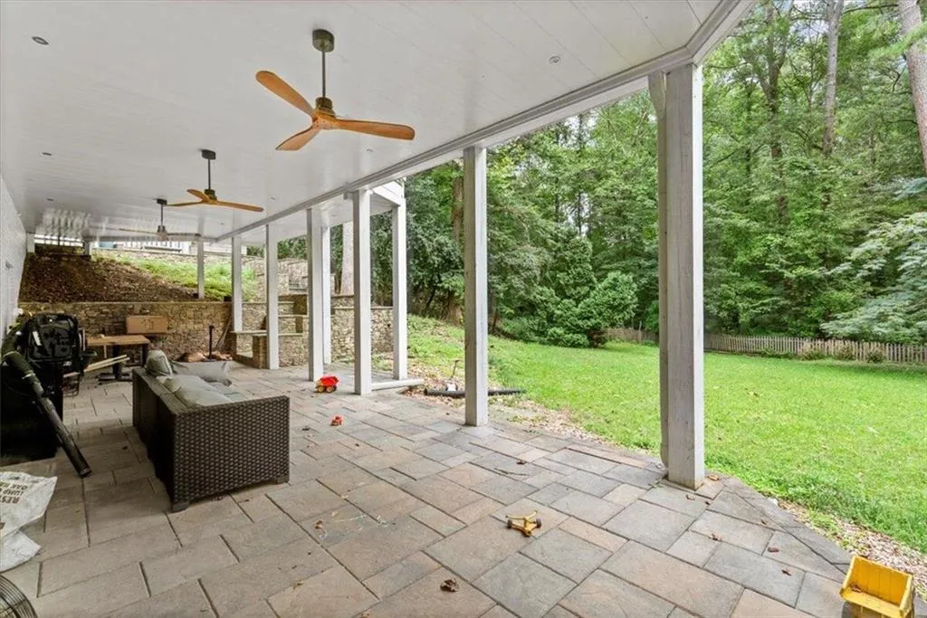 5300 New London Trace, Sandy Springs, Georgia 30327, 5 Bedrooms Bedrooms, ,3 BathroomsBathrooms,Residential,Sold,5300 New London Trace,7383282