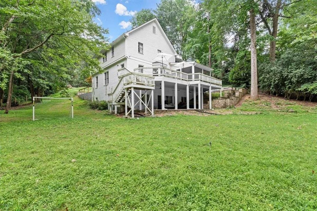 5300 New London Trace, Sandy Springs, Georgia 30327, 5 Bedrooms Bedrooms, ,3 BathroomsBathrooms,Residential,Sold,5300 New London Trace,7383282