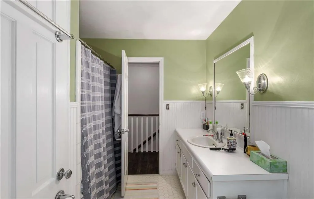 5300 New London Trace, Sandy Springs, Georgia 30327, 5 Bedrooms Bedrooms, ,3 BathroomsBathrooms,Residential,Sold,5300 New London Trace,7383282