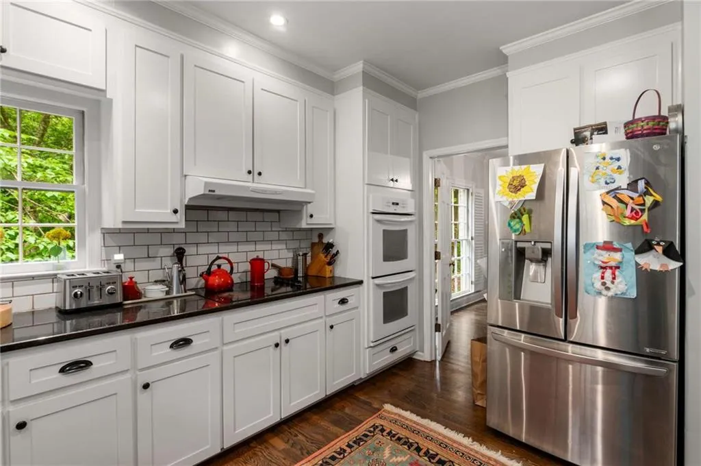 5300 New London Trace, Sandy Springs, Georgia 30327, 5 Bedrooms Bedrooms, ,3 BathroomsBathrooms,Residential,Sold,5300 New London Trace,7383282