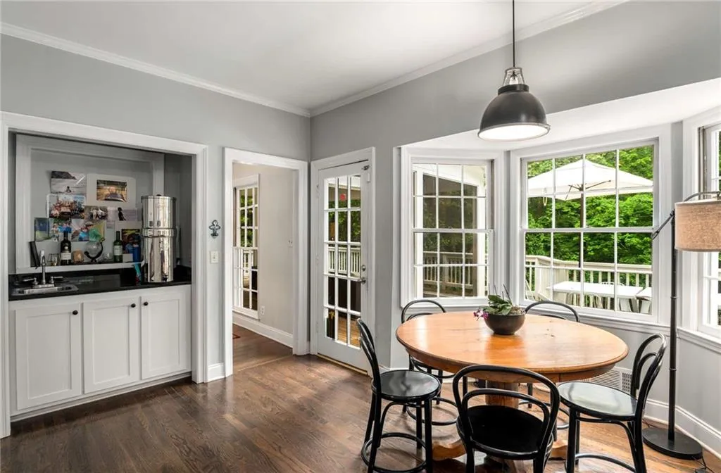 5300 New London Trace, Sandy Springs, Georgia 30327, 5 Bedrooms Bedrooms, ,3 BathroomsBathrooms,Residential,Sold,5300 New London Trace,7383282