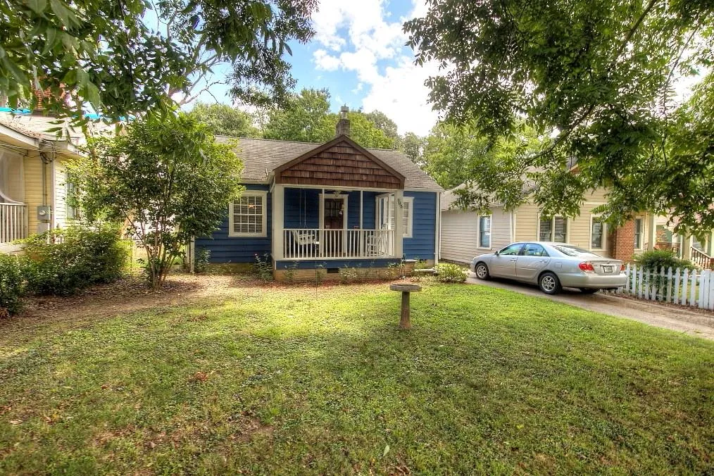 985 Hall Place, Atlanta, Georgia 30318, 2 Bedrooms Bedrooms, ,1 BathroomBathrooms,Residential,Sold,985 Hall Place,5732492