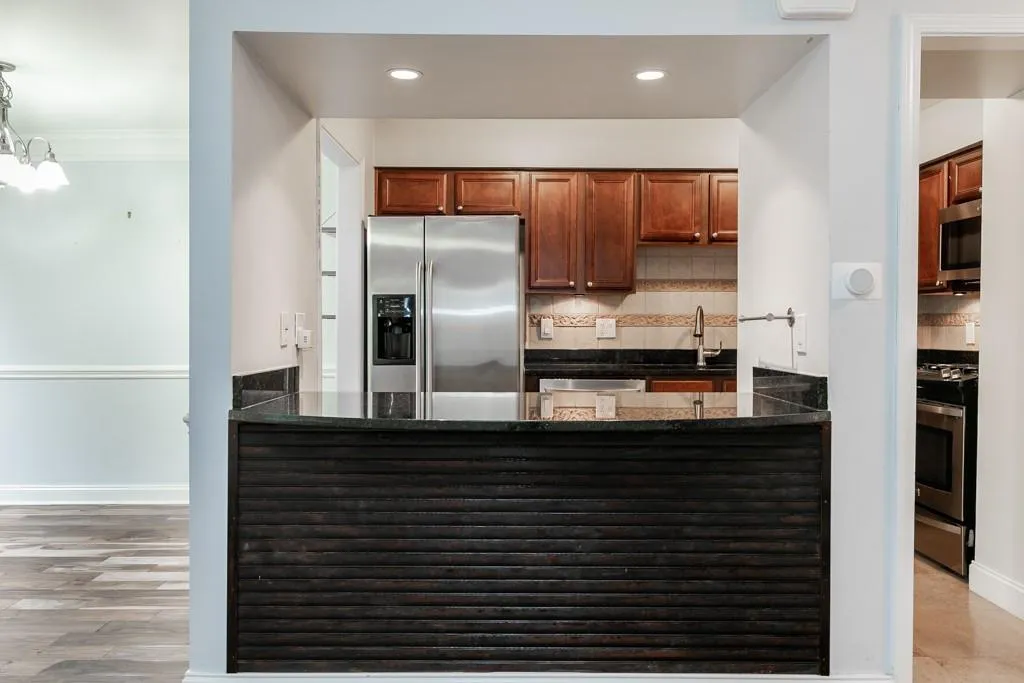 6980 Roswell Road Unit C7, Sandy Springs, Georgia 30328, 2 Bedrooms Bedrooms, ,1 BathroomBathrooms,Residential,Sold,6980 Roswell Road Unit C7,6801803