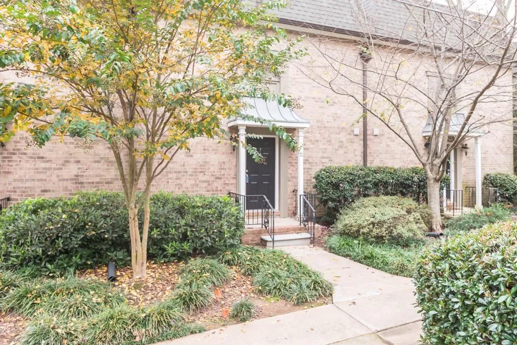 6980 Roswell Road Unit C7, Sandy Springs, Georgia 30328, 2 Bedrooms Bedrooms, ,1 BathroomBathrooms,Residential,Sold,6980 Roswell Road Unit C7,6801803