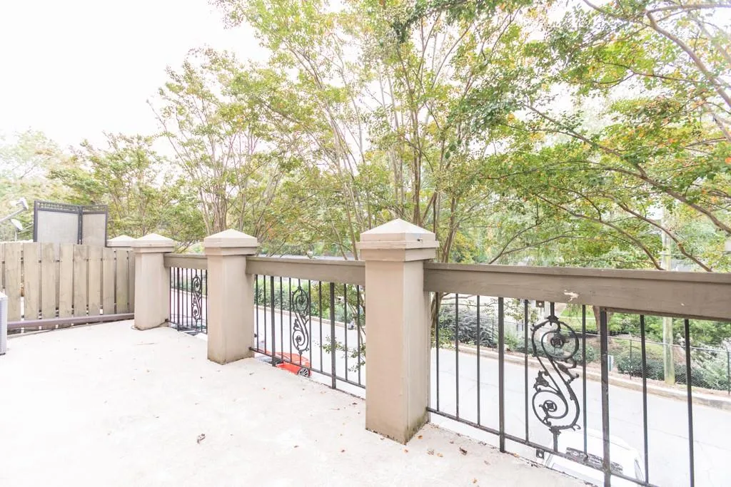 6980 Roswell Road Unit C7, Sandy Springs, Georgia 30328, 2 Bedrooms Bedrooms, ,1 BathroomBathrooms,Residential,Sold,6980 Roswell Road Unit C7,6801803