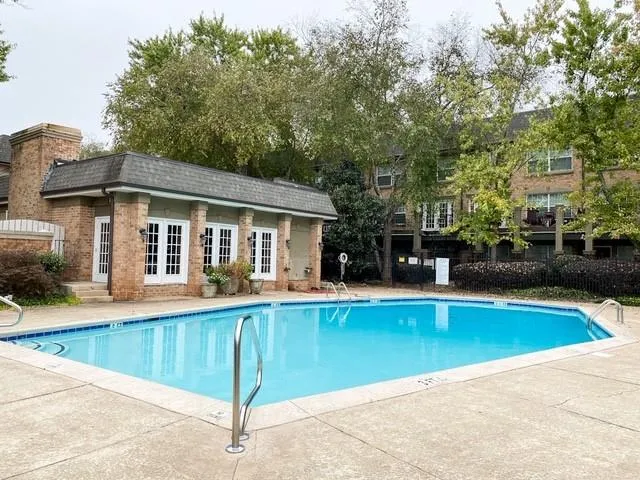 6980 Roswell Road Unit C7, Sandy Springs, Georgia 30328, 2 Bedrooms Bedrooms, ,1 BathroomBathrooms,Residential,Sold,6980 Roswell Road Unit C7,6801803