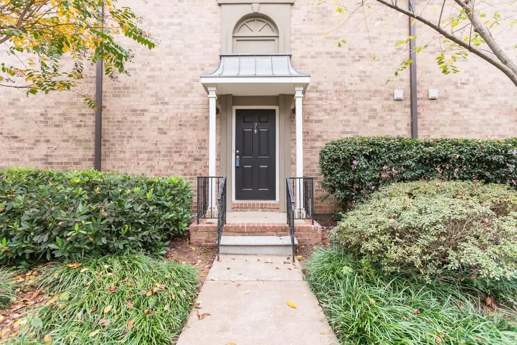 6980 Roswell Road Unit C7, Sandy Springs, Georgia 30328, 2 Bedrooms Bedrooms, ,1 BathroomBathrooms,Residential,Sold,6980 Roswell Road Unit C7,6801803