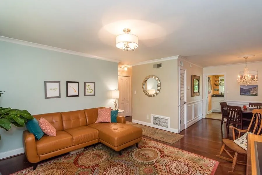 3510 Roswell Road Nw Unit M2, Atlanta, Georgia 30305, 2 Bedrooms Bedrooms, ,2 BathroomsBathrooms,Residential,Sold,3510 Roswell Road Nw Unit M2,5701060