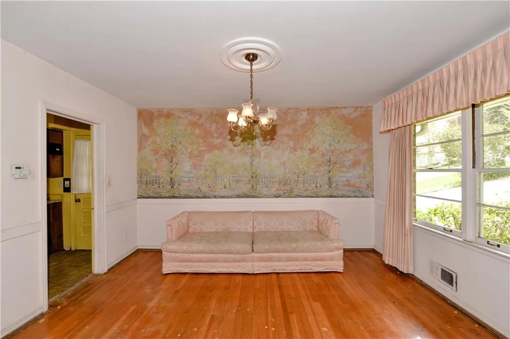 4847 Lake Forrest Drive, Sandy Springs, Georgia 30342, 3 Bedrooms Bedrooms, ,2 BathroomsBathrooms,Residential,Sold,4847 Lake Forrest Drive,5991629