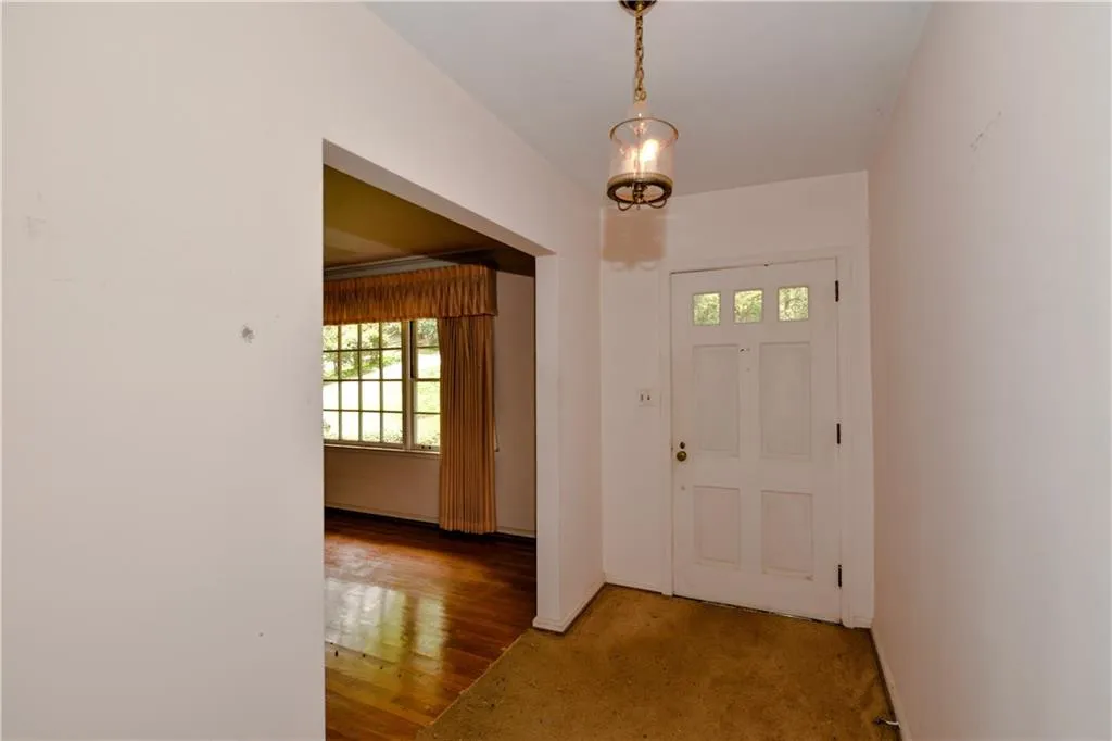 4847 Lake Forrest Drive, Sandy Springs, Georgia 30342, 3 Bedrooms Bedrooms, ,2 BathroomsBathrooms,Residential,Sold,4847 Lake Forrest Drive,5991629