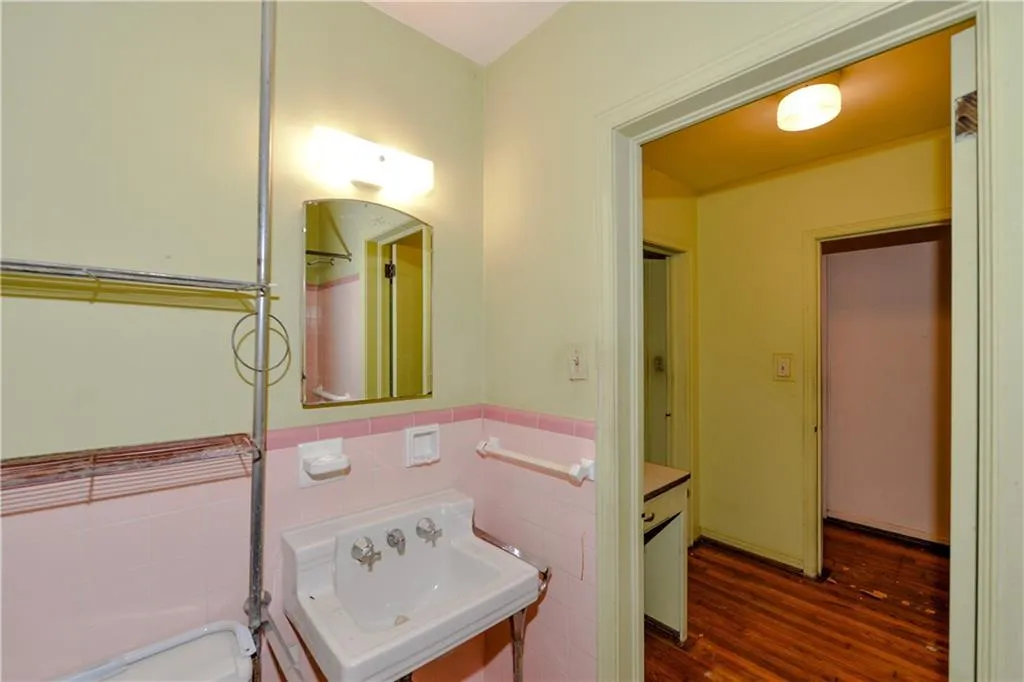 4847 Lake Forrest Drive, Sandy Springs, Georgia 30342, 3 Bedrooms Bedrooms, ,2 BathroomsBathrooms,Residential,Sold,4847 Lake Forrest Drive,5991629