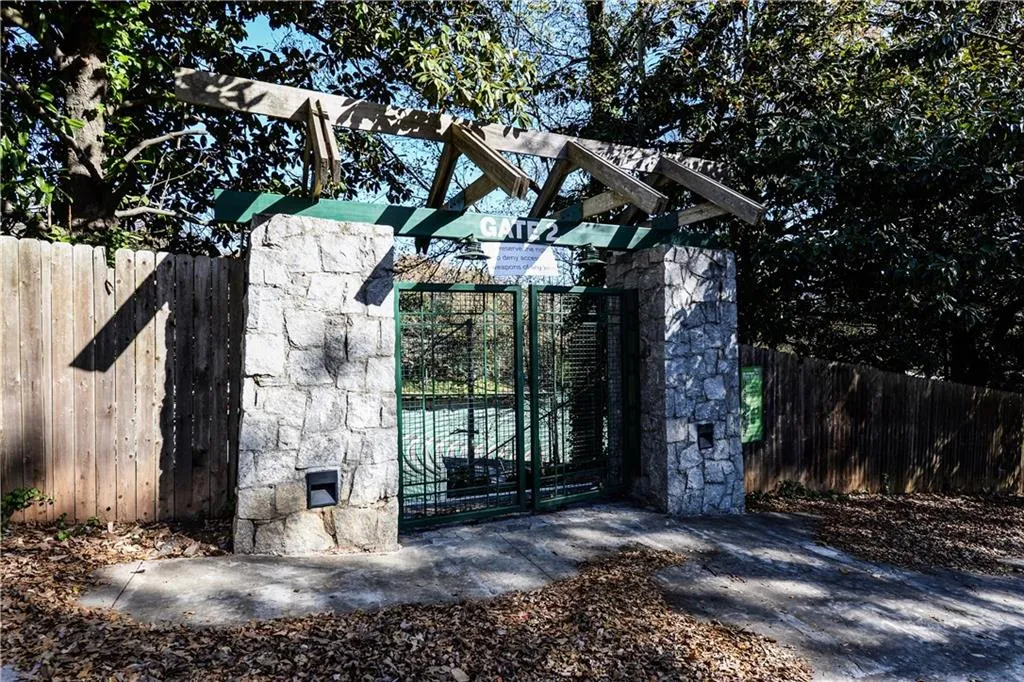 4847 Lake Forrest Drive, Sandy Springs, Georgia 30342, 3 Bedrooms Bedrooms, ,2 BathroomsBathrooms,Residential,Sold,4847 Lake Forrest Drive,5991629