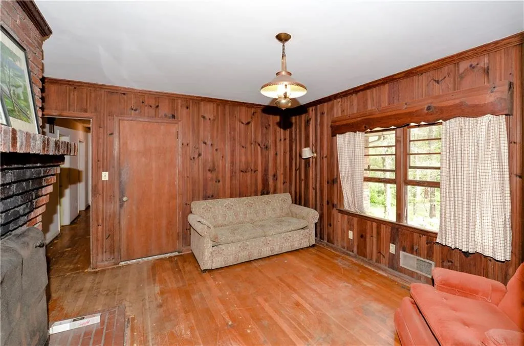 4847 Lake Forrest Drive, Sandy Springs, Georgia 30342, 3 Bedrooms Bedrooms, ,2 BathroomsBathrooms,Residential,Sold,4847 Lake Forrest Drive,5991629