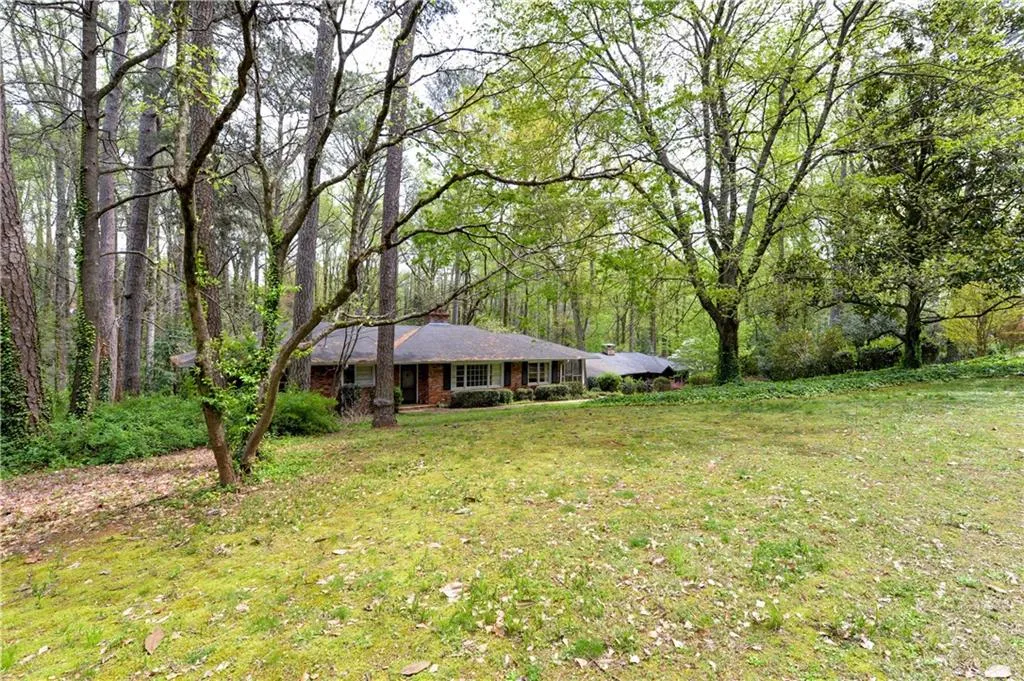 4847 Lake Forrest Drive, Sandy Springs, Georgia 30342, 3 Bedrooms Bedrooms, ,2 BathroomsBathrooms,Residential,Sold,4847 Lake Forrest Drive,5991629