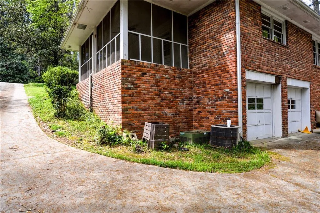 4847 Lake Forrest Drive, Sandy Springs, Georgia 30342, 3 Bedrooms Bedrooms, ,2 BathroomsBathrooms,Residential,Sold,4847 Lake Forrest Drive,5991629