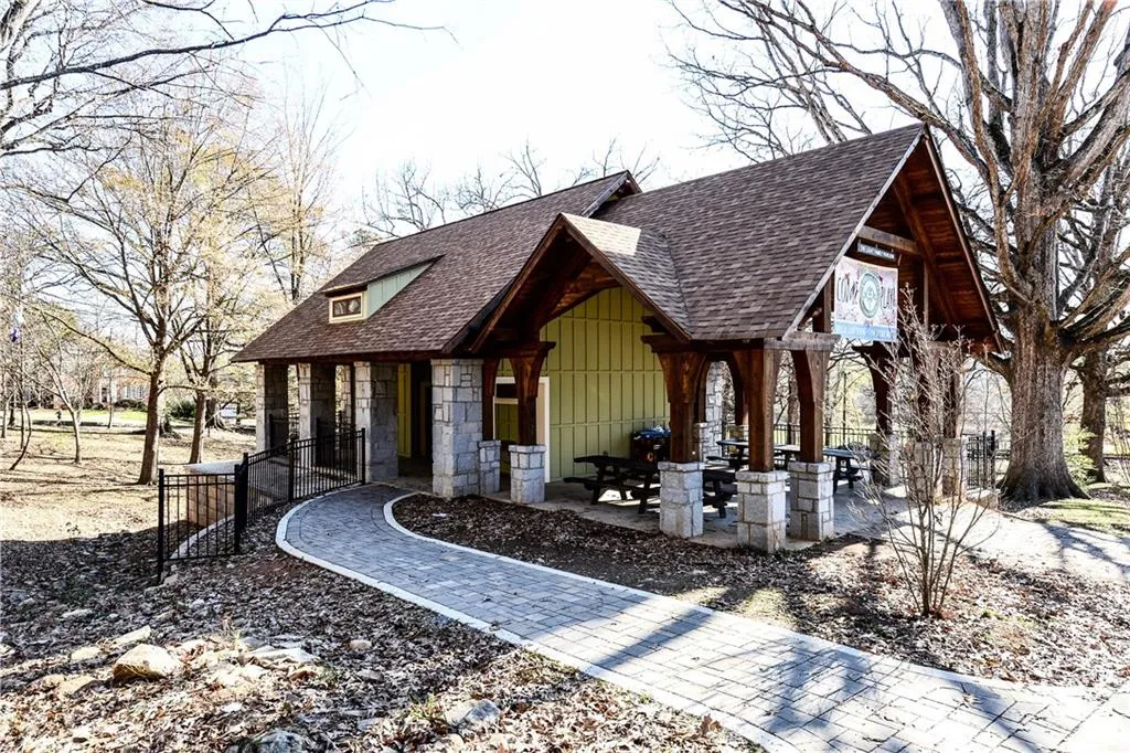 4847 Lake Forrest Drive, Sandy Springs, Georgia 30342, 3 Bedrooms Bedrooms, ,2 BathroomsBathrooms,Residential,Sold,4847 Lake Forrest Drive,5991629