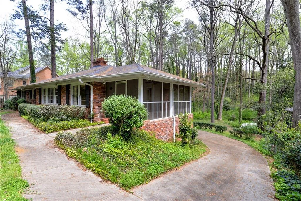 4847 Lake Forrest Drive, Sandy Springs, Georgia 30342, 3 Bedrooms Bedrooms, ,2 BathroomsBathrooms,Residential,Sold,4847 Lake Forrest Drive,5991629