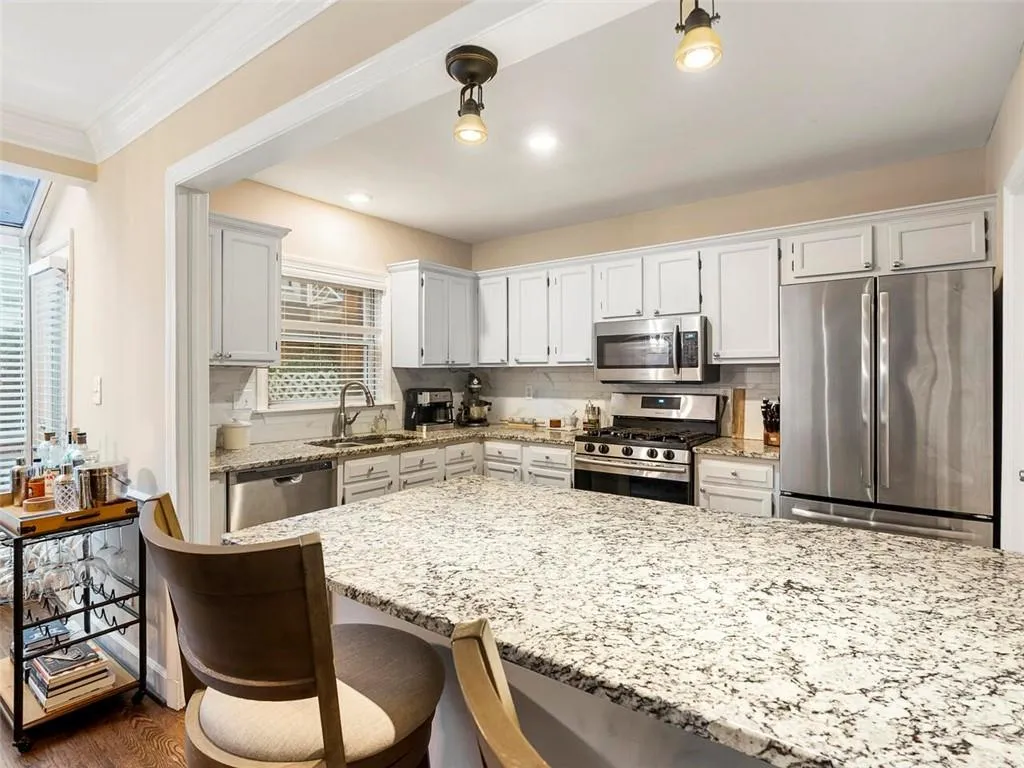 7500 Roswell Road Unit 63, Sandy Springs, Georgia 30350, 2 Bedrooms Bedrooms, ,2 BathroomsBathrooms,Residential,Sold,7500 Roswell Road Unit 63,7013991