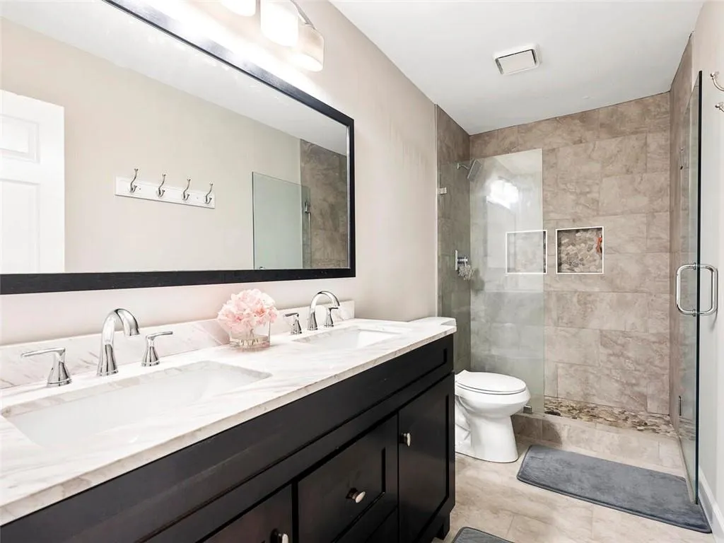 7500 Roswell Road Unit 63, Sandy Springs, Georgia 30350, 2 Bedrooms Bedrooms, ,2 BathroomsBathrooms,Residential,Sold,7500 Roswell Road Unit 63,7013991