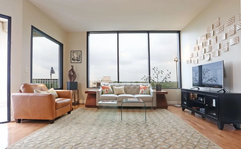 2828 Peachtree Road Nw Unit 1103, Atlanta, Georgia 30305, 2 Bedrooms Bedrooms, ,2 BathroomsBathrooms,Residential,Sold,2828 Peachtree Road Nw Unit 1103,5565431