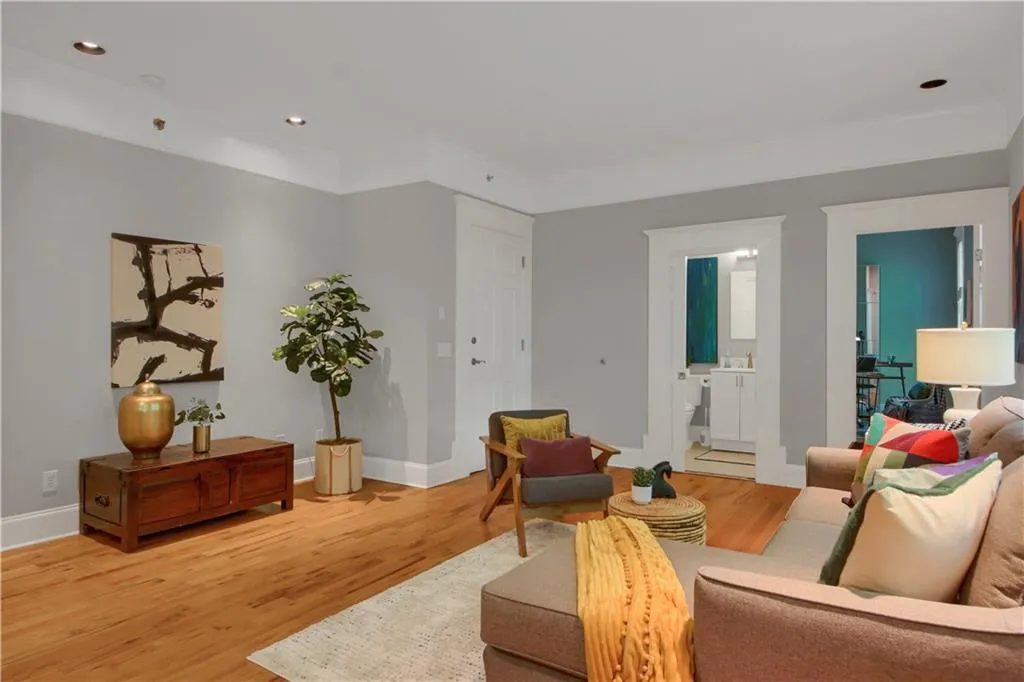 259 14th Street Ne Unit 301, Atlanta, Georgia 30309, 2 Bedrooms Bedrooms, ,2 BathroomsBathrooms,Residential,For Sale,259 14th Street Ne Unit 301,7632449