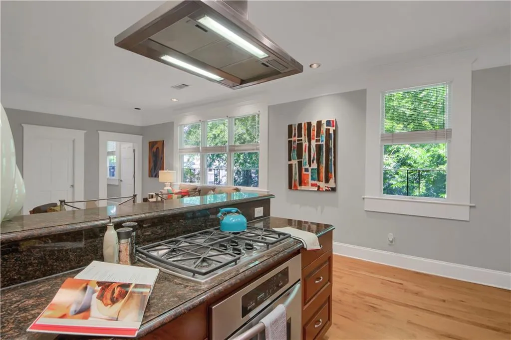 259 14th Street Ne Unit 301, Atlanta, Georgia 30309, 2 Bedrooms Bedrooms, ,2 BathroomsBathrooms,Residential,For Sale,259 14th Street Ne Unit 301,7632449