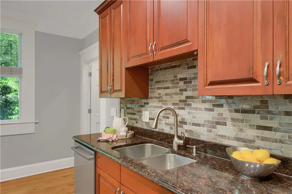 259 14th Street Ne Unit 301, Atlanta, Georgia 30309, 2 Bedrooms Bedrooms, ,2 BathroomsBathrooms,Residential,For Sale,259 14th Street Ne Unit 301,7632449