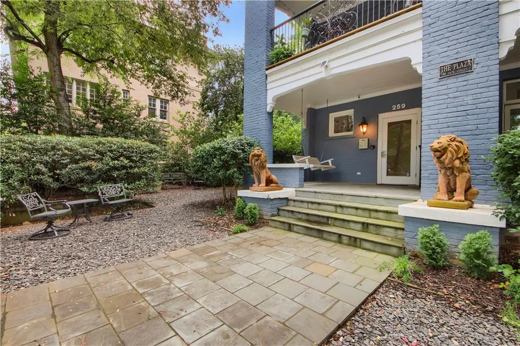 259 14th Street Ne Unit 301, Atlanta, Georgia 30309, 2 Bedrooms Bedrooms, ,2 BathroomsBathrooms,Residential,For Sale,259 14th Street Ne Unit 301,7632449