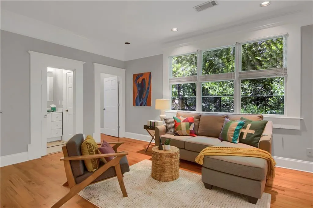 259 14th Street Ne Unit 301, Atlanta, Georgia 30309, 2 Bedrooms Bedrooms, ,2 BathroomsBathrooms,Residential,For Sale,259 14th Street Ne Unit 301,7632449