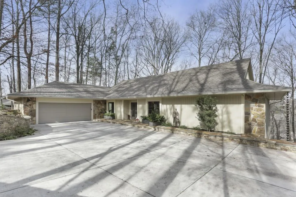 680 River Chase Point, Atlanta, Georgia 30328, 5 Bedrooms Bedrooms, ,3 BathroomsBathrooms,Residential,Sold,680 River Chase Point,6673276