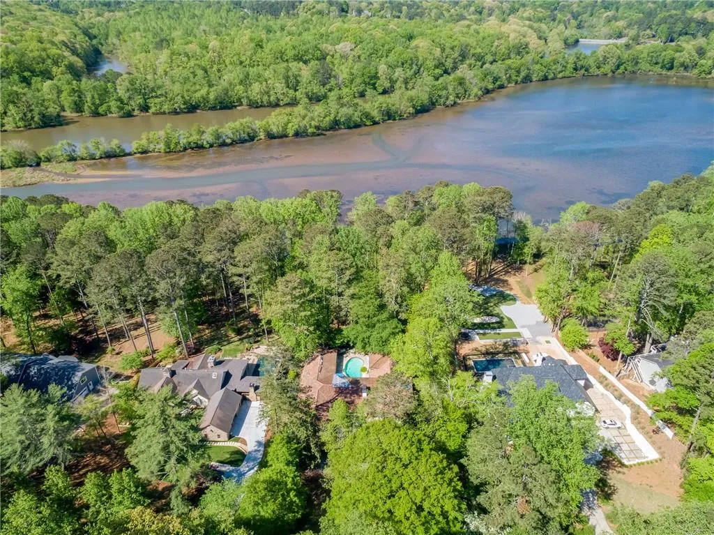 9355 Huntcliff Trace, Sandy Springs, Georgia 30350, 4 Bedrooms Bedrooms, ,5 BathroomsBathrooms,Residential,For Sale,9355 Huntcliff Trace,7566977