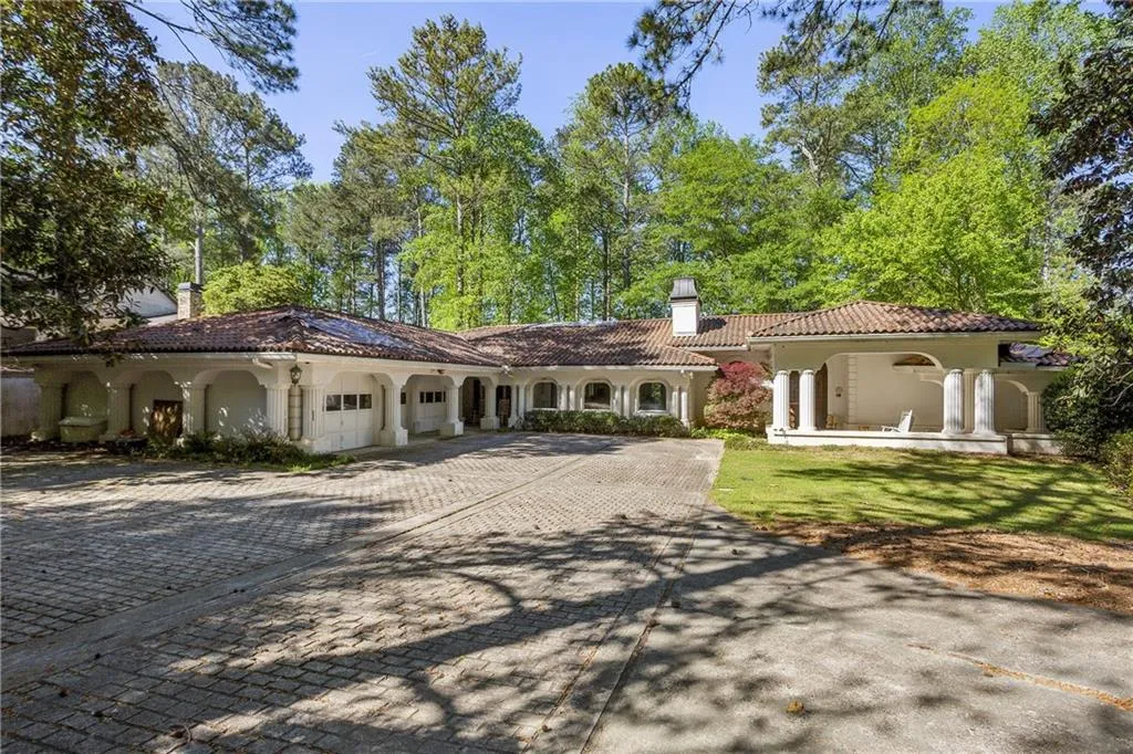 9355 Huntcliff Trace, Sandy Springs, Georgia 30350, 4 Bedrooms Bedrooms, ,5 BathroomsBathrooms,Residential,For Sale,9355 Huntcliff Trace,7566977