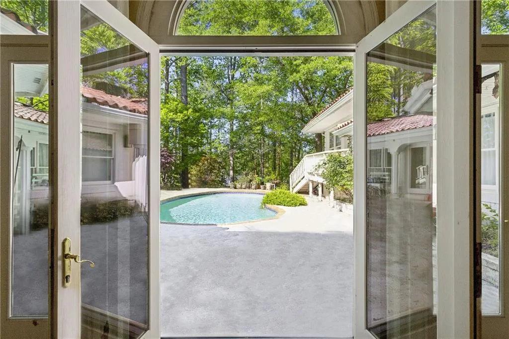 9355 Huntcliff Trace, Sandy Springs, Georgia 30350, 4 Bedrooms Bedrooms, ,5 BathroomsBathrooms,Residential,For Sale,9355 Huntcliff Trace,7566977