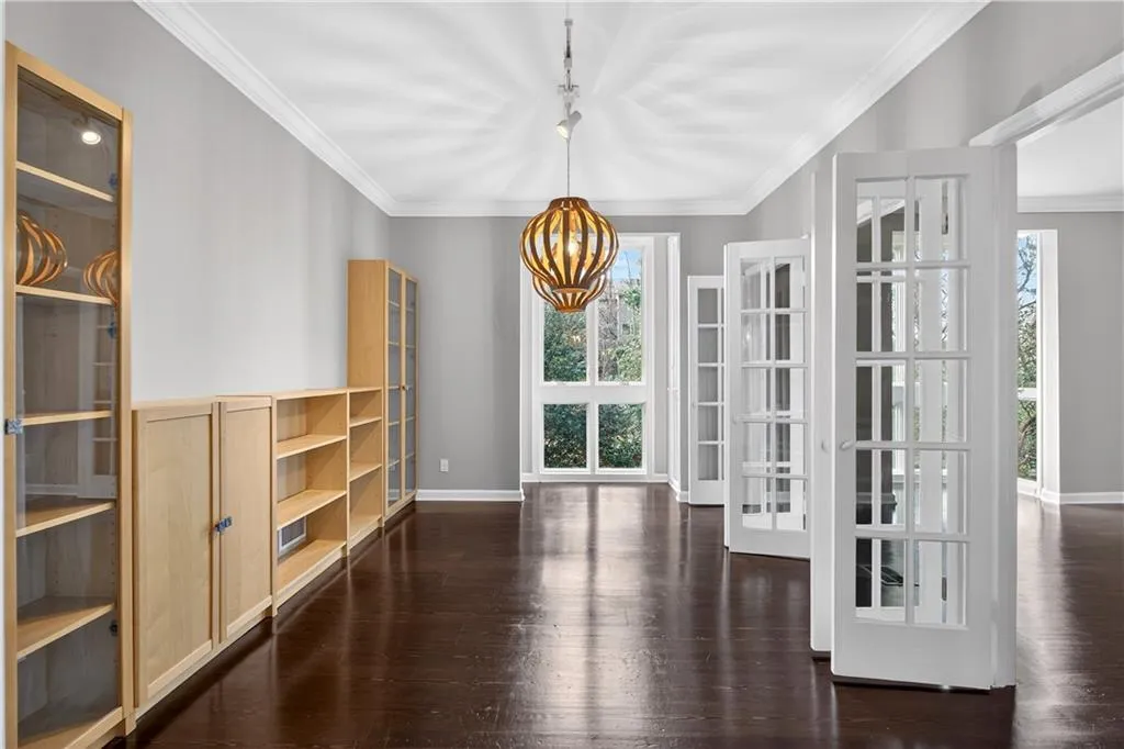1 Willow Glen Ne, Atlanta, Georgia 30342, 3 Bedrooms Bedrooms, ,3 BathroomsBathrooms,Residential,For Sale,1 Willow Glen Ne,7746848