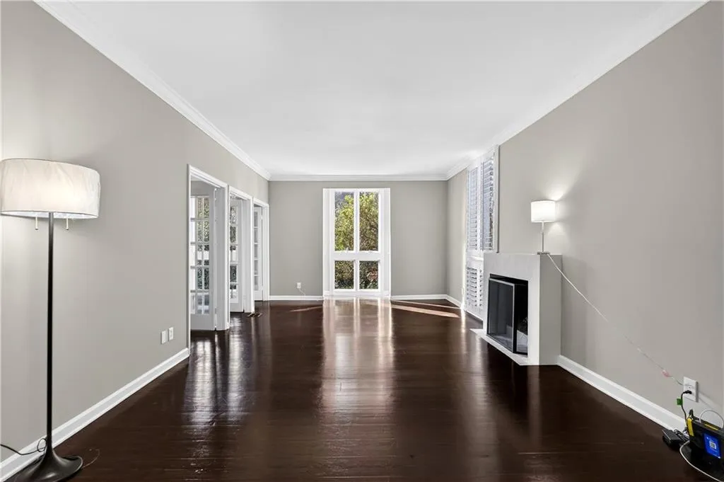 1 Willow Glen Ne, Atlanta, Georgia 30342, 3 Bedrooms Bedrooms, ,3 BathroomsBathrooms,Residential,For Sale,1 Willow Glen Ne,7746848