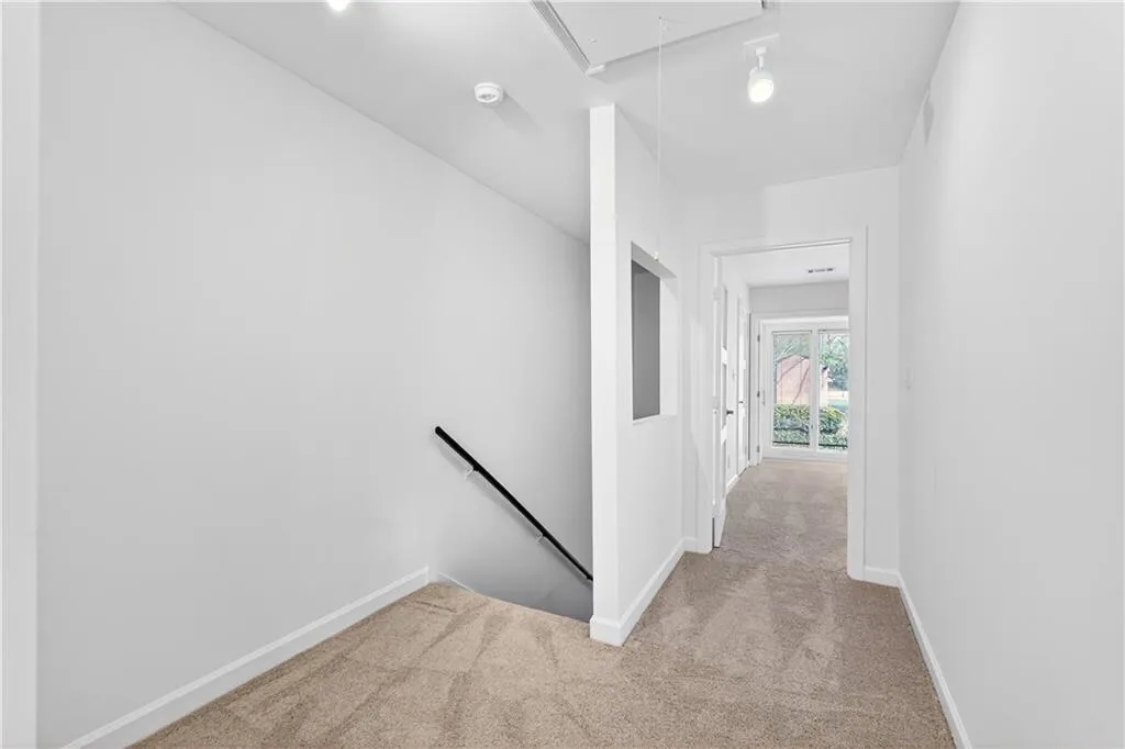 1 Willow Glen Ne, Atlanta, Georgia 30342, 3 Bedrooms Bedrooms, ,3 BathroomsBathrooms,Residential,For Sale,1 Willow Glen Ne,7746848